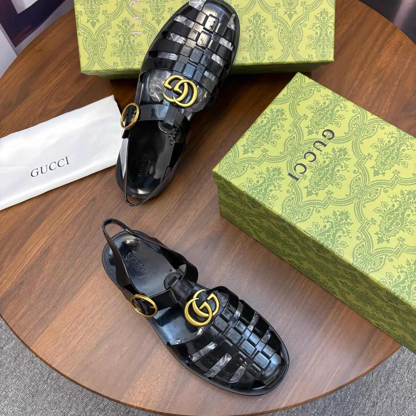 Men's shoes 260💰 [Gucci] Counter quality, top-quality original goods, real photos! Original TPU material, fine workmanship, comfortable; genuine 1:1 replica Size: 36 ~ 46 Half drag: 38 ~ 45